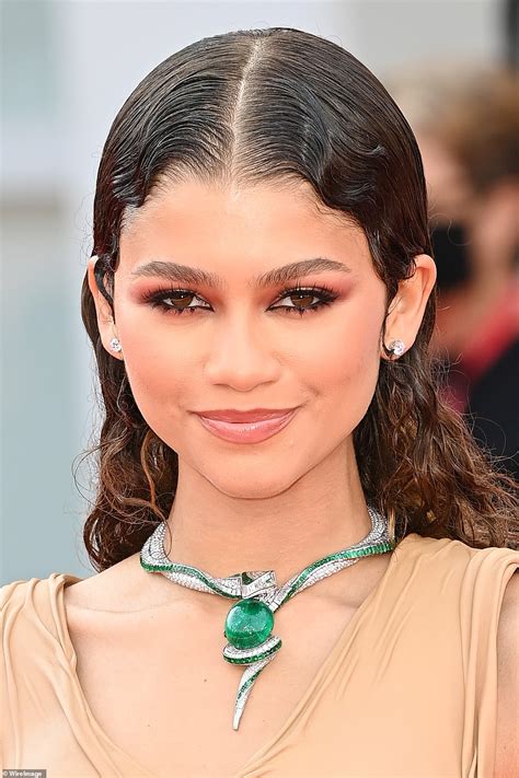 nude photos of zendaya